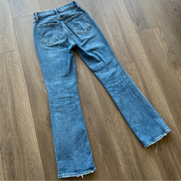 Abercrombie Ultra High Rise Vintage Flare Jean Size 25 Short - Picture 1 of 15